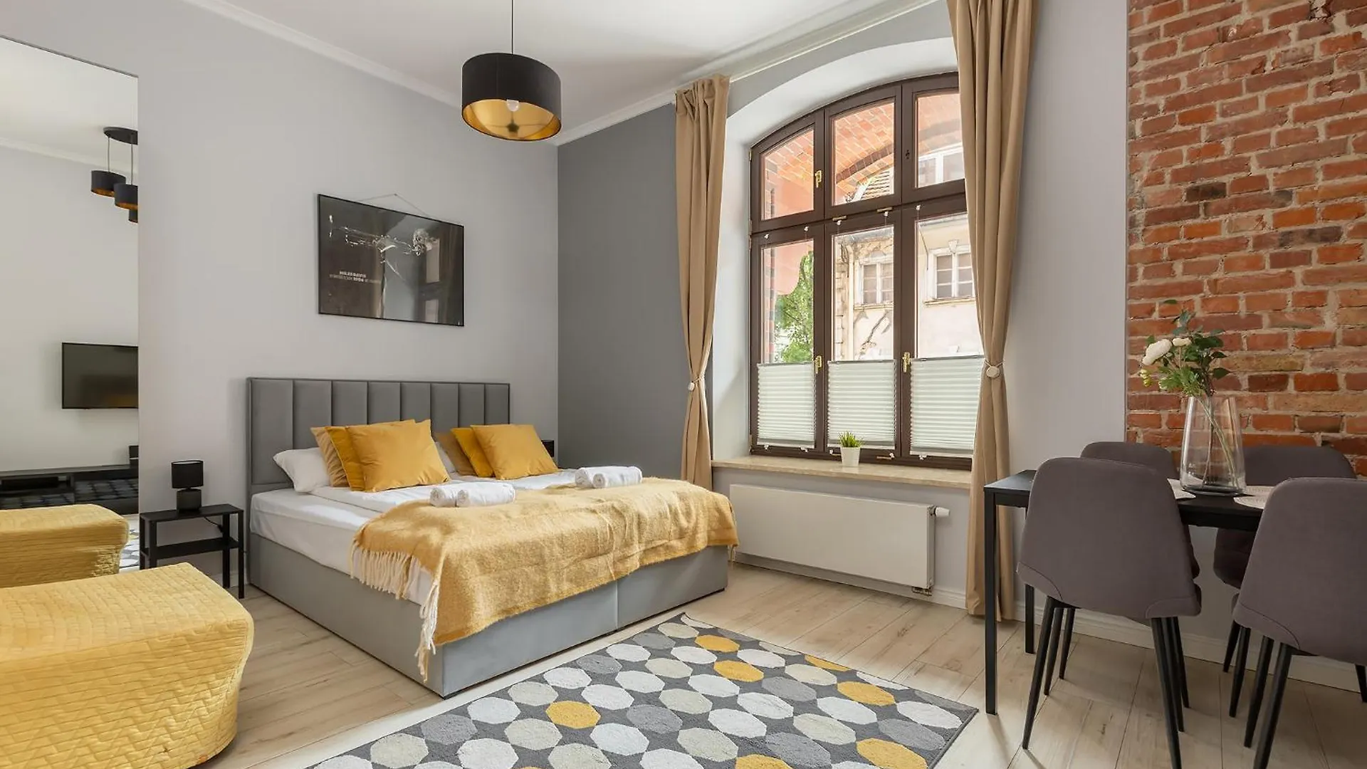 Music Apartment بوزنان