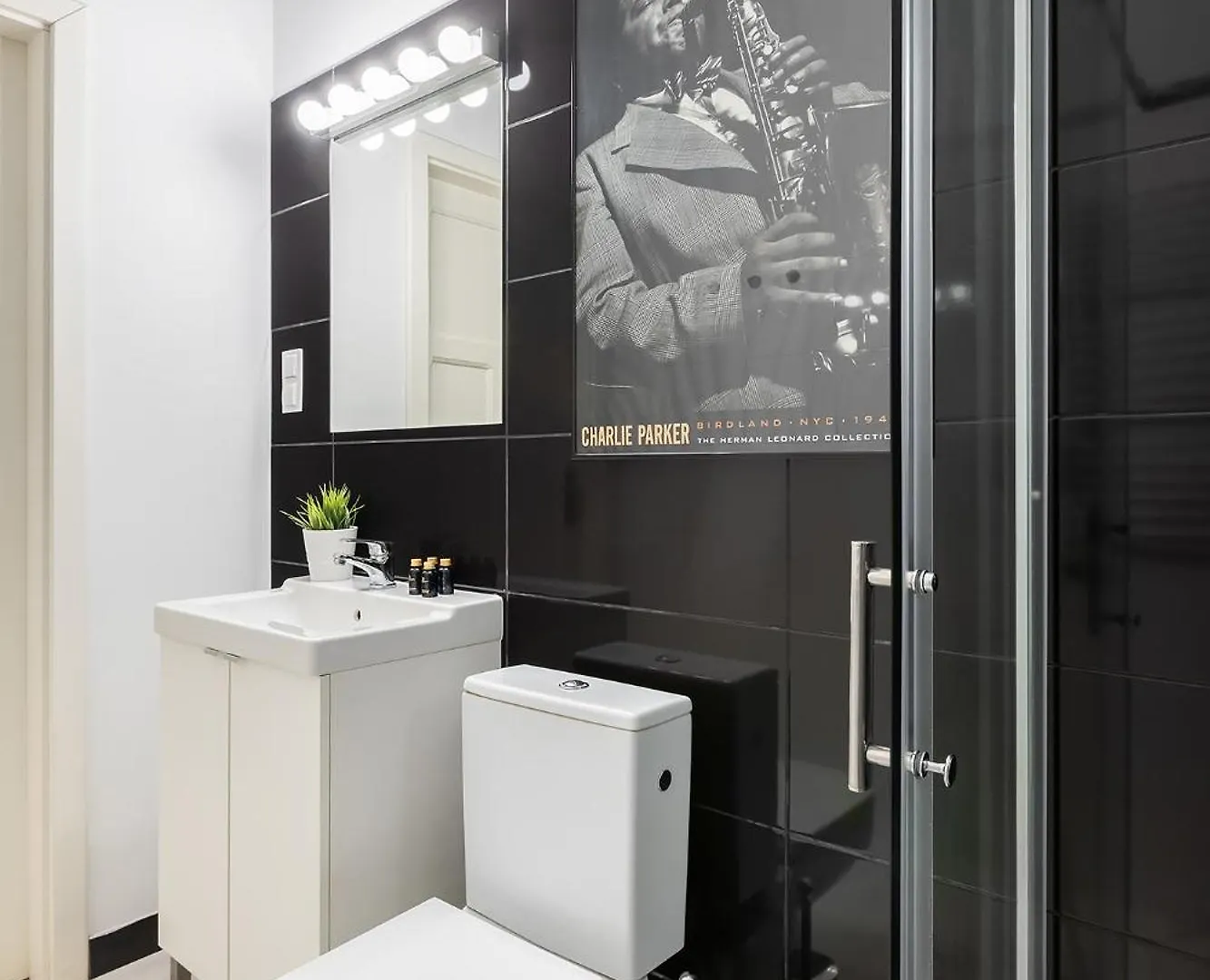 Music Apartment بوزنان