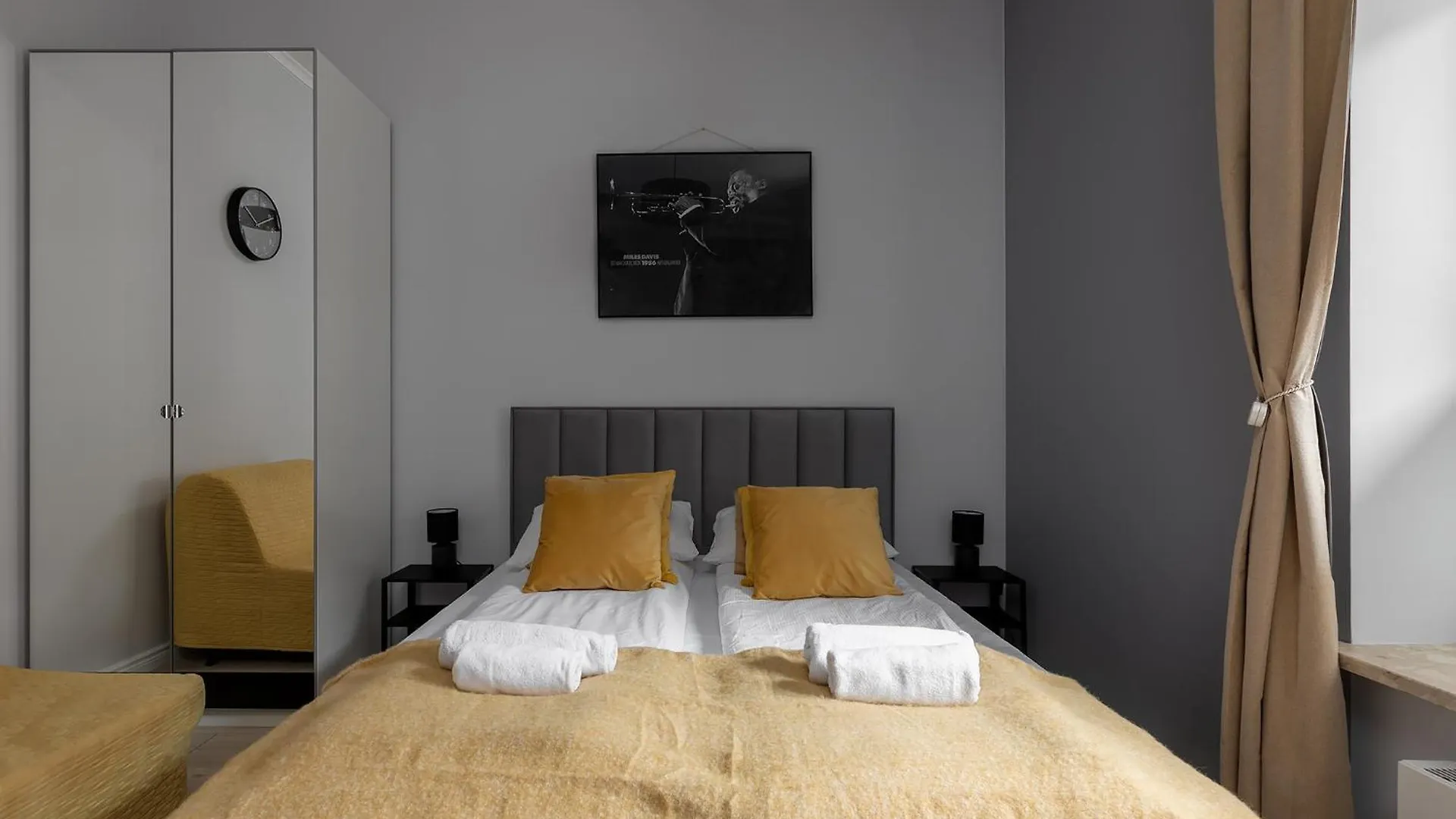 Music Apartment بوزنان
