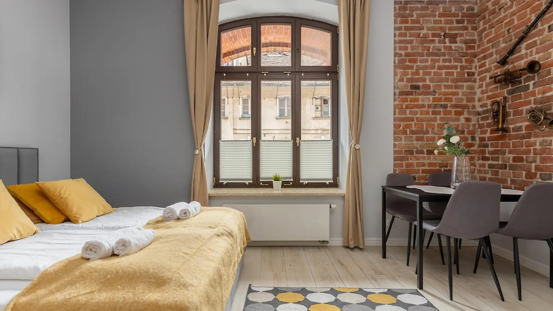 Music Apartment بوزنان