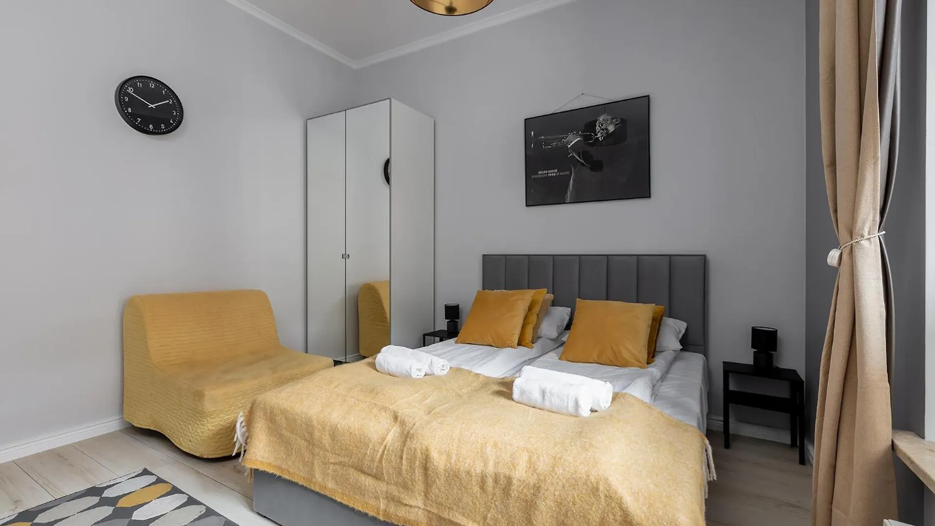 Music Apartment بوزنان